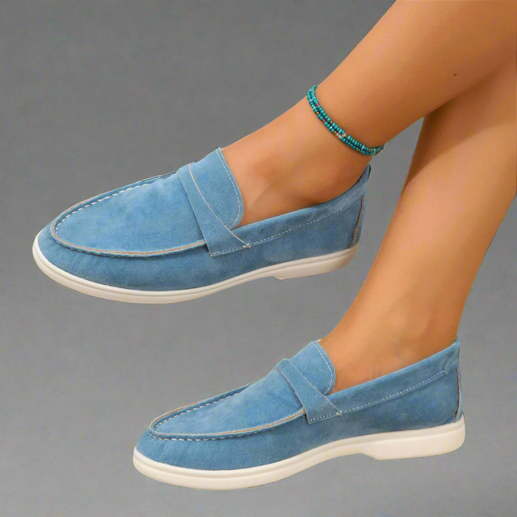 Ava | Mocasín Plano con Suela Ligera y Ante Azul