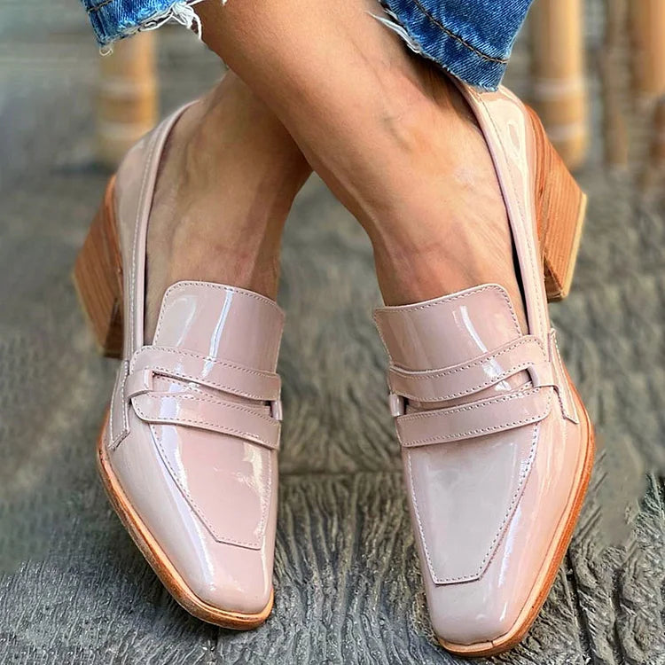 Karina | Mocasín de Tacón Bajo con Charol y Puntera Cuadrada