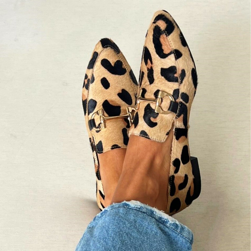 Eloise | Mocasín Plano con Estampado Leopardo y Hebilla Dorada