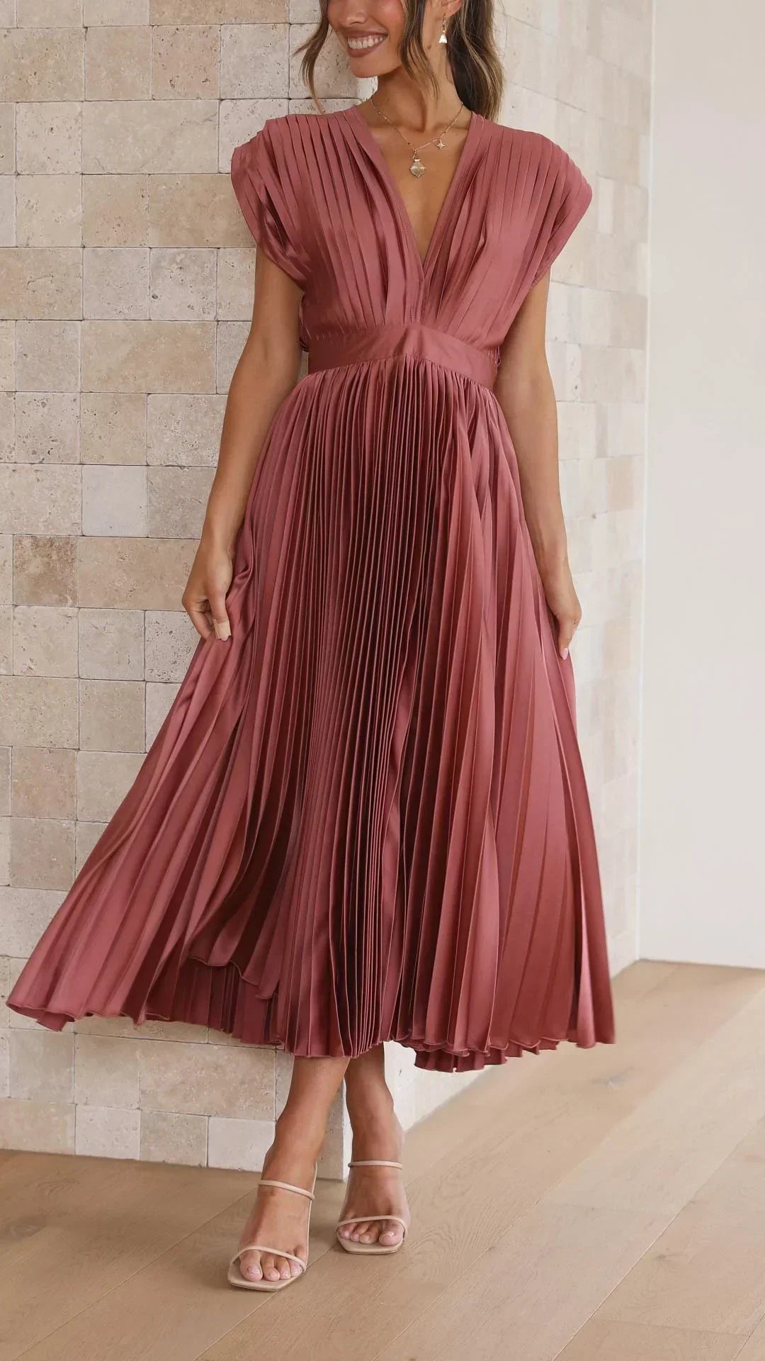 Isla | Vestido Midi Plisado con Escote en V