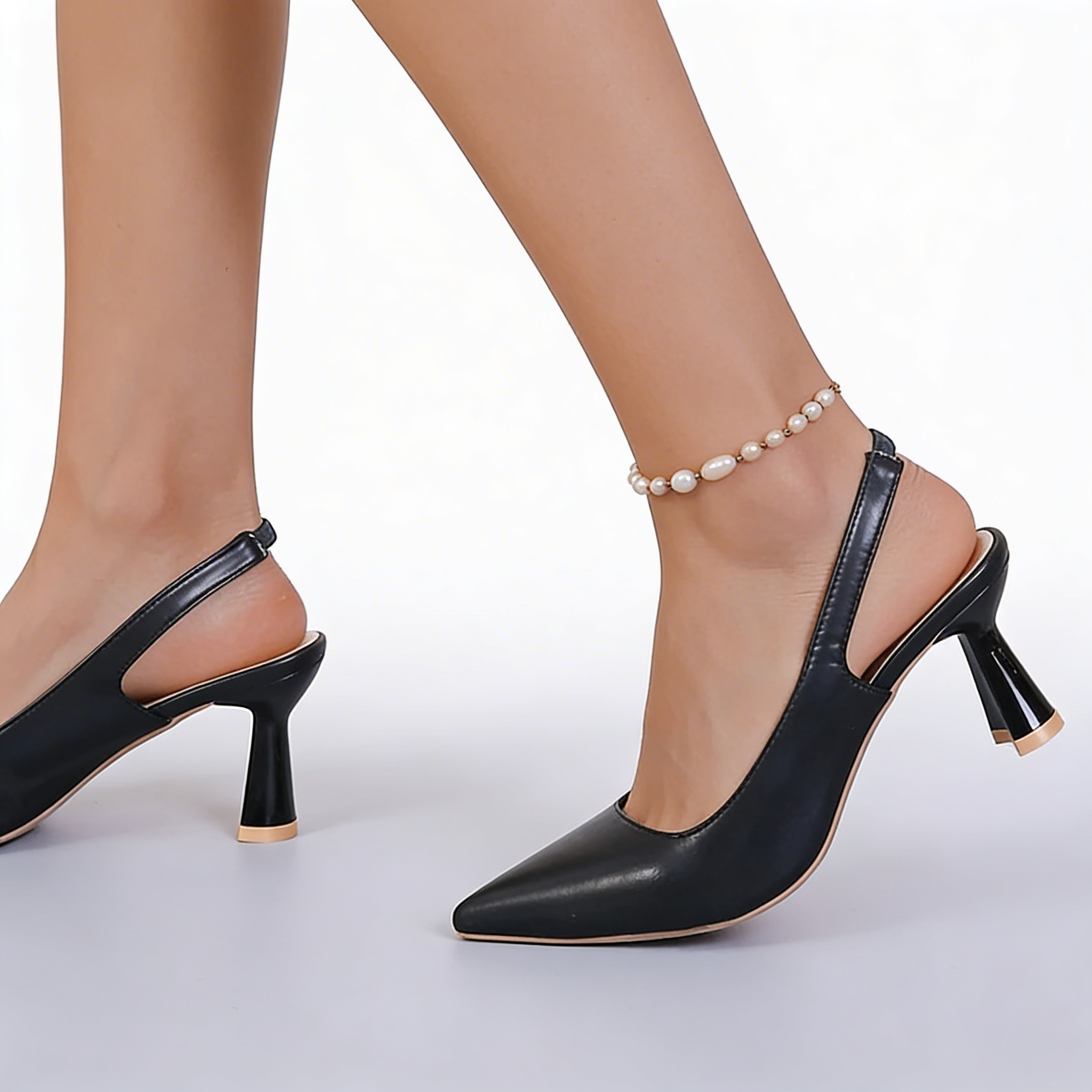 Nadia | Salón Slingback de Tacón Escultural con Puntera Fina en Nude