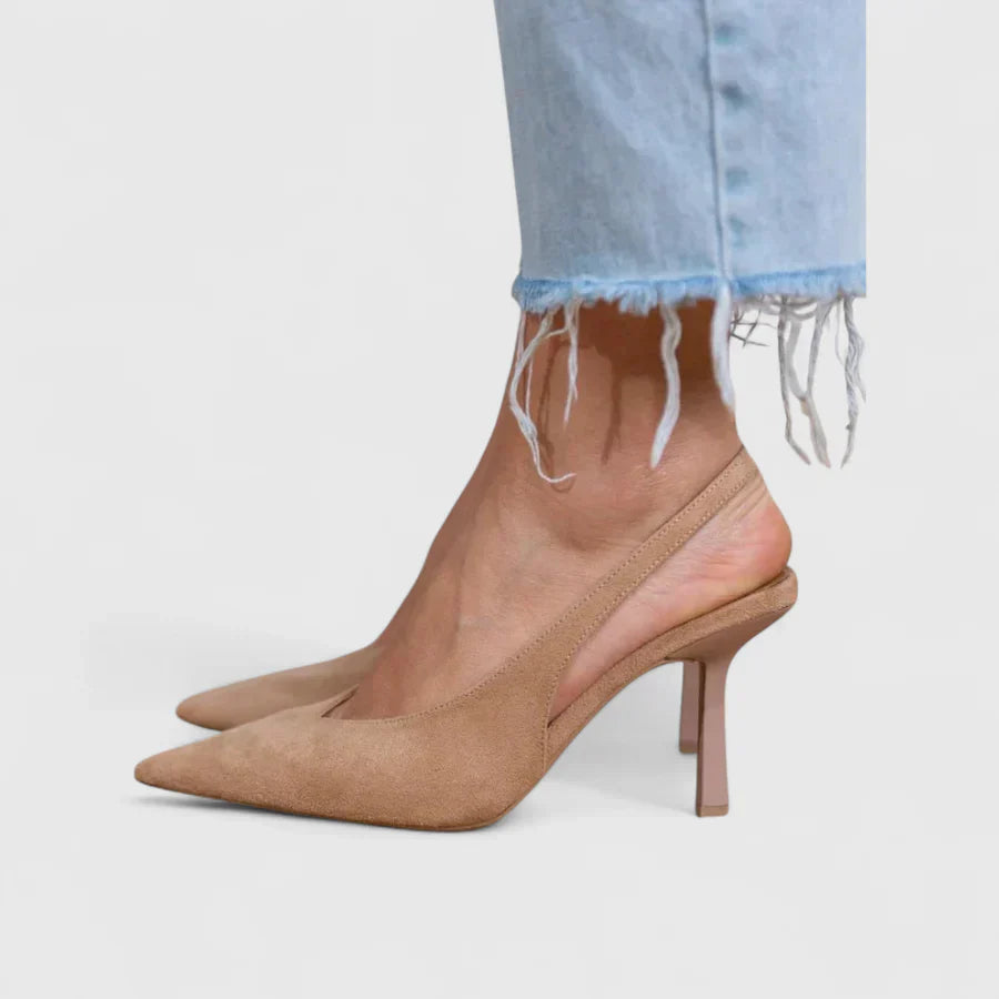Luna | Salón Slingback de Tacón Fino con Ante Camel