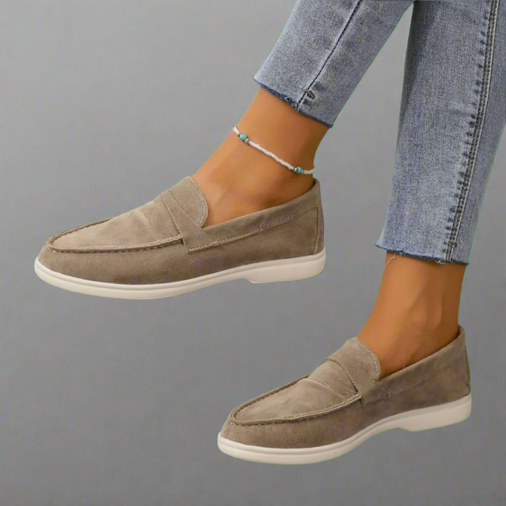 Ava | Mocasín Plano con Suela Ligera y Ante Azul