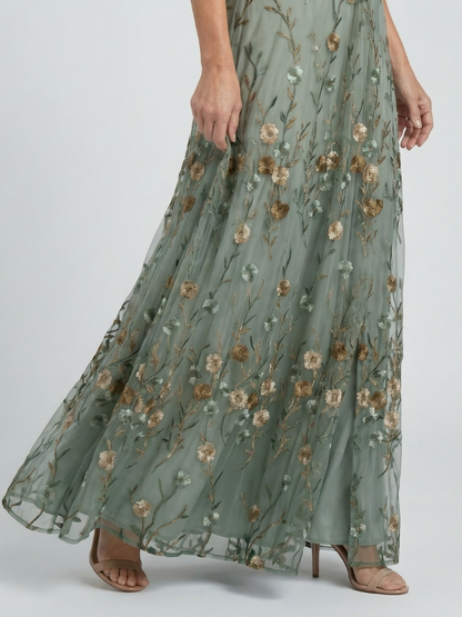 Selora | Vestido Maxi Fluido con Escote Halter y Estampado Floral