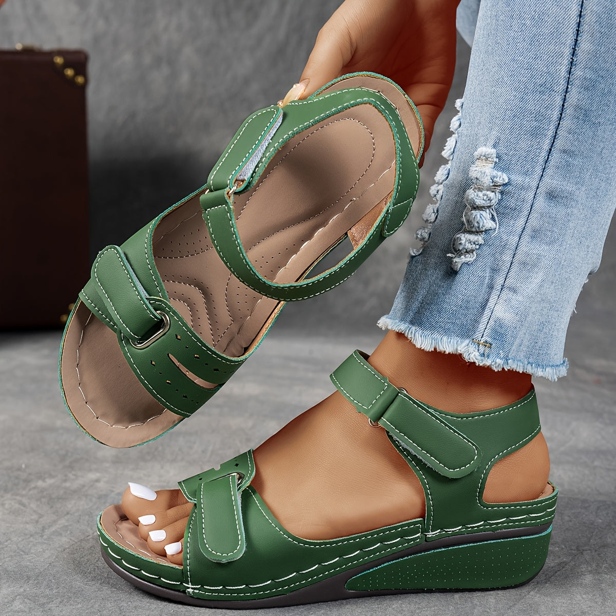 Célima | Sandalias de Confort con Tiras Ajustables y Cuña