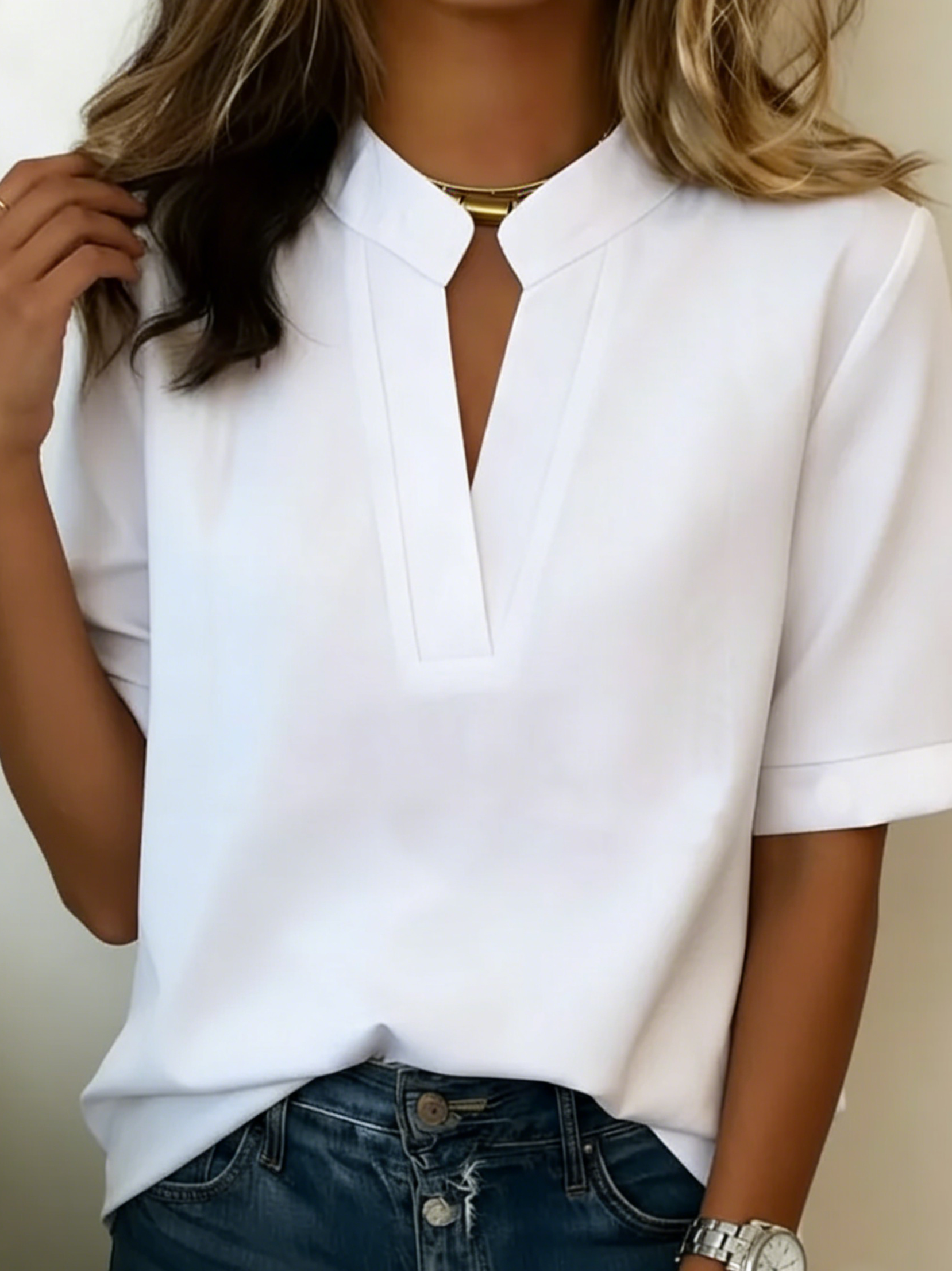 Elena | Blusa Elegante con Cuello Alto y Escote en V