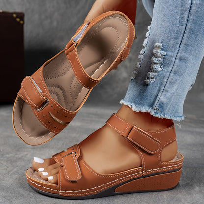 Célima | Sandalias de Confort con Tiras Ajustables y Cuña