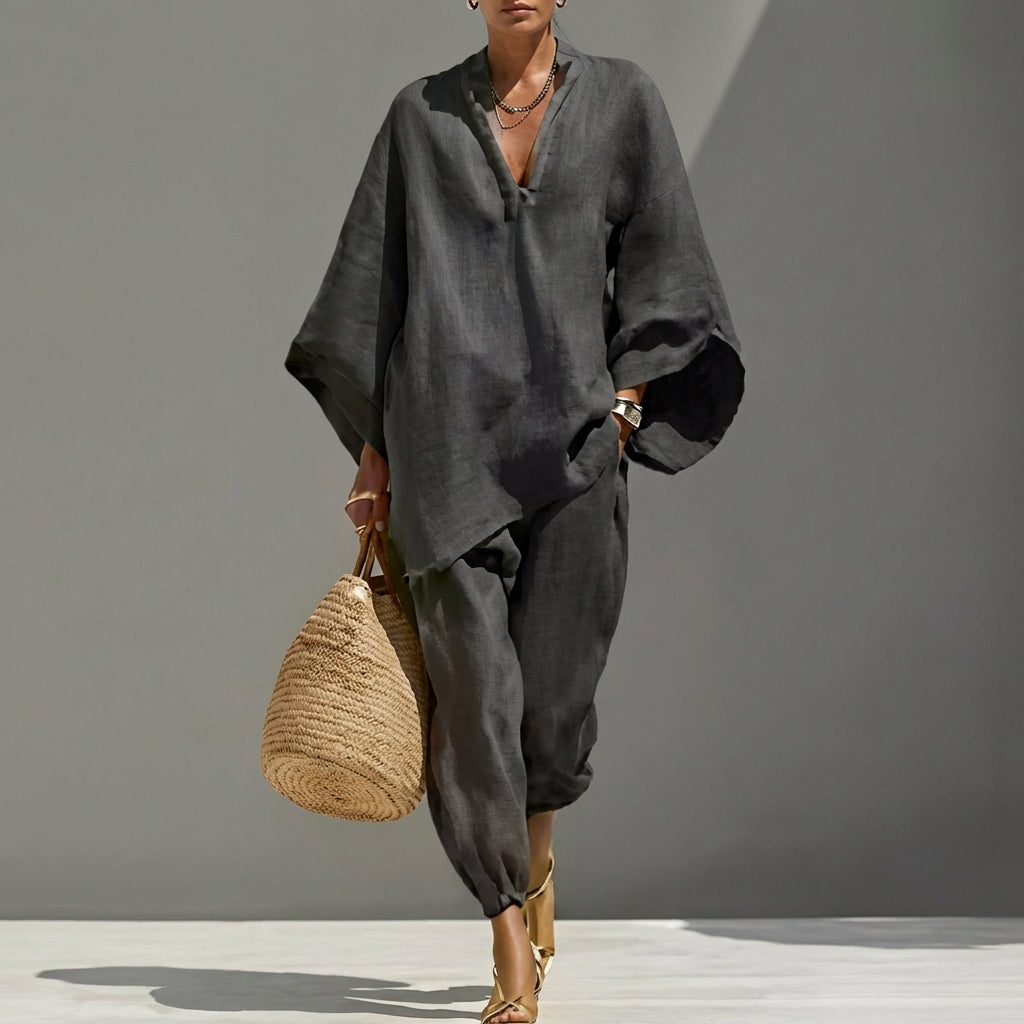 Marina |  Blusa Murciélago y Pantalón Ancho en Tejido Transpirable