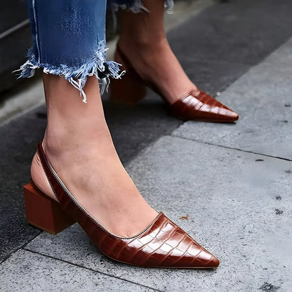 Lynn | Zapato Slingback de Tacón Bajo con Textura Croco