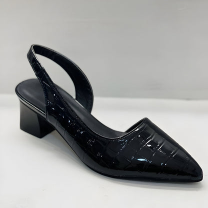 Edina | Salón Slingback con Tacón Bajo y Puntera Fina en Charol