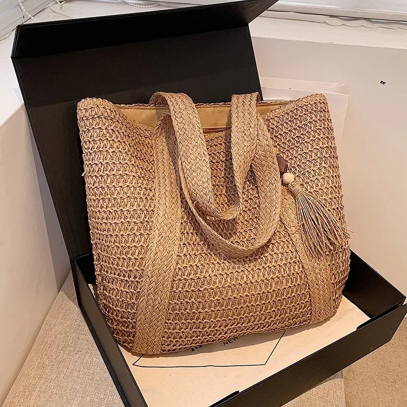 Alma | Bolso Tote de Rafia Trenzada con Borla Decorativa