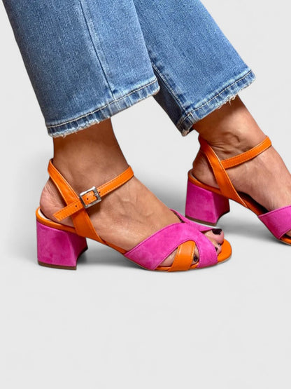 Devynne | Sandalia Artesanal de Tacón Ancho con Diseño Bicolor Fucsia y Naranja