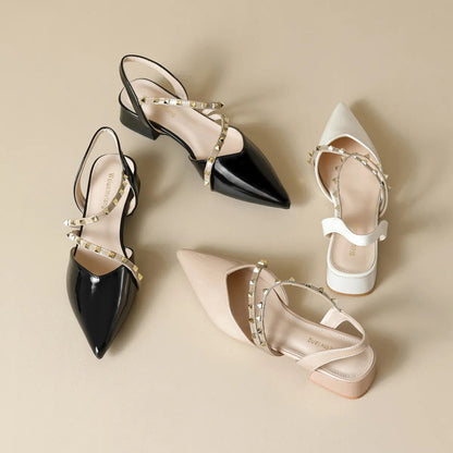 Liorah | Salón Slingback con Tacón Bajo y Tiras con Tachuelas Doradas