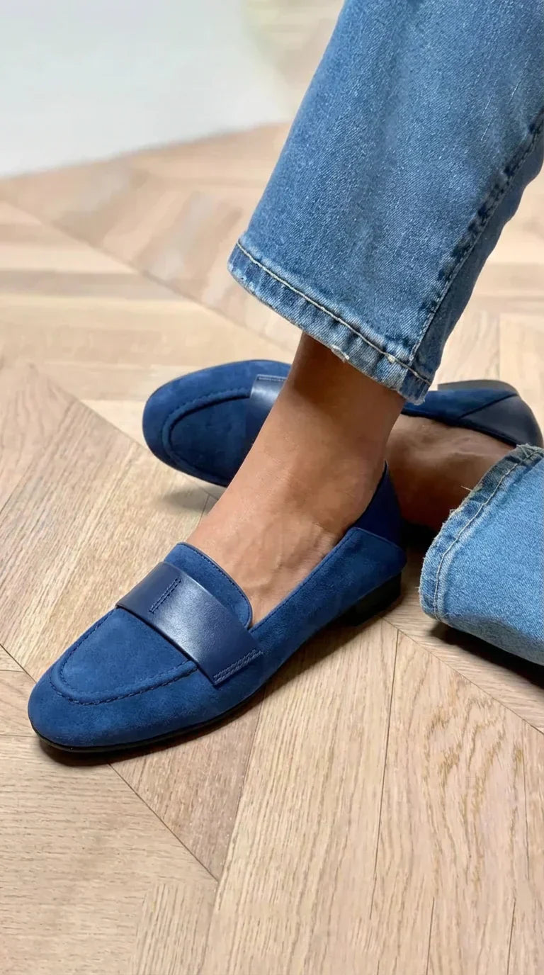"Elra - Elegante Klassieke Schoenen" can be rewritten as "Elra - Stijlvolle Klassieke Schoenen".