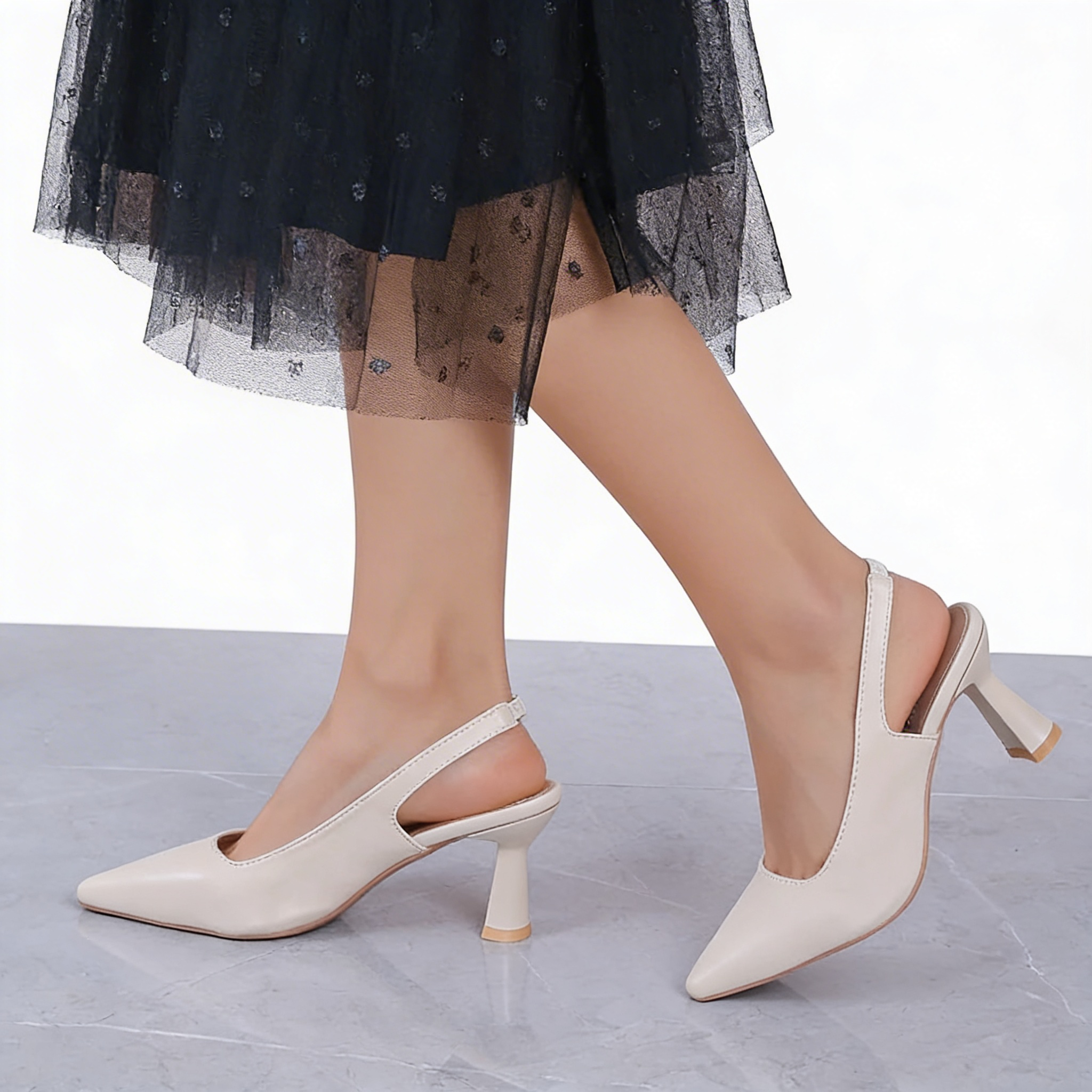 Nadia | Salón Slingback de Tacón Escultural con Puntera Fina en Nude