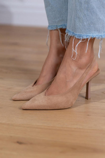 Selena | Salón Artesanal Slingback con Tacón Fino y Ante Beige